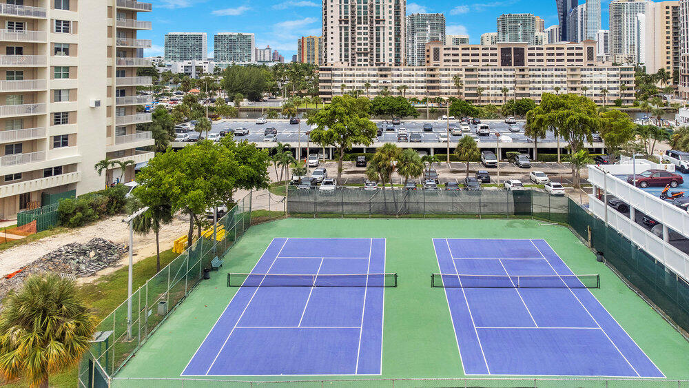 image Arlen House West25