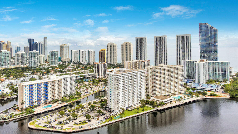 image Arlen House West28