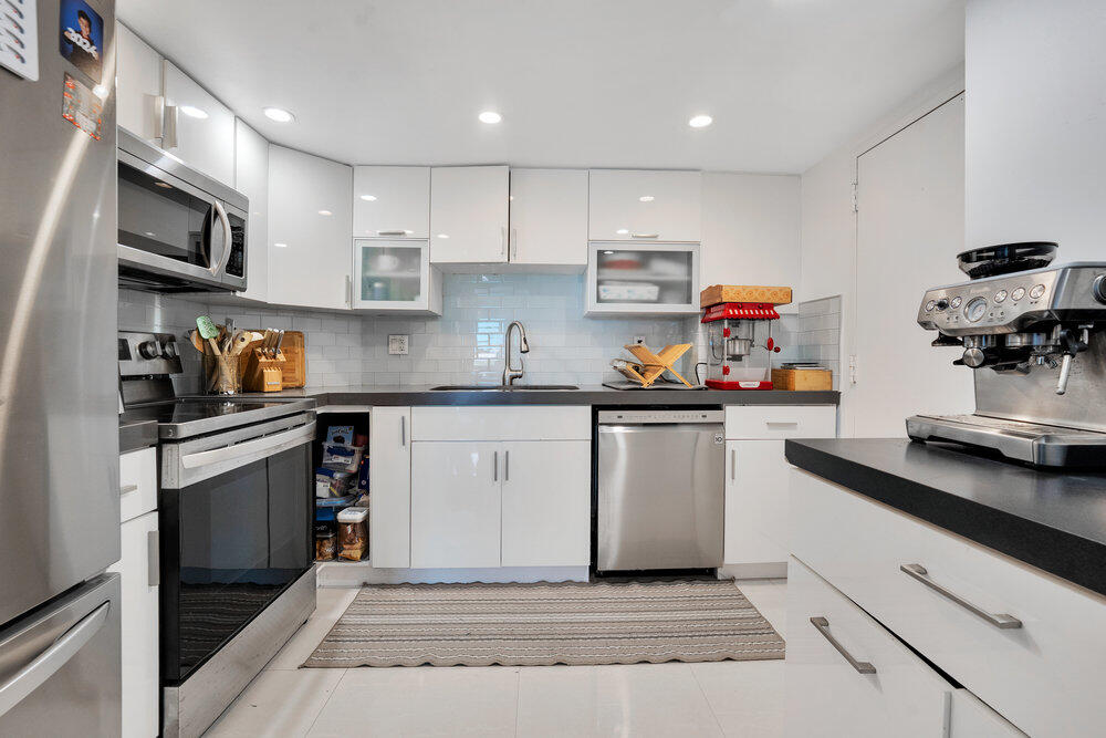 image Arlen House West7