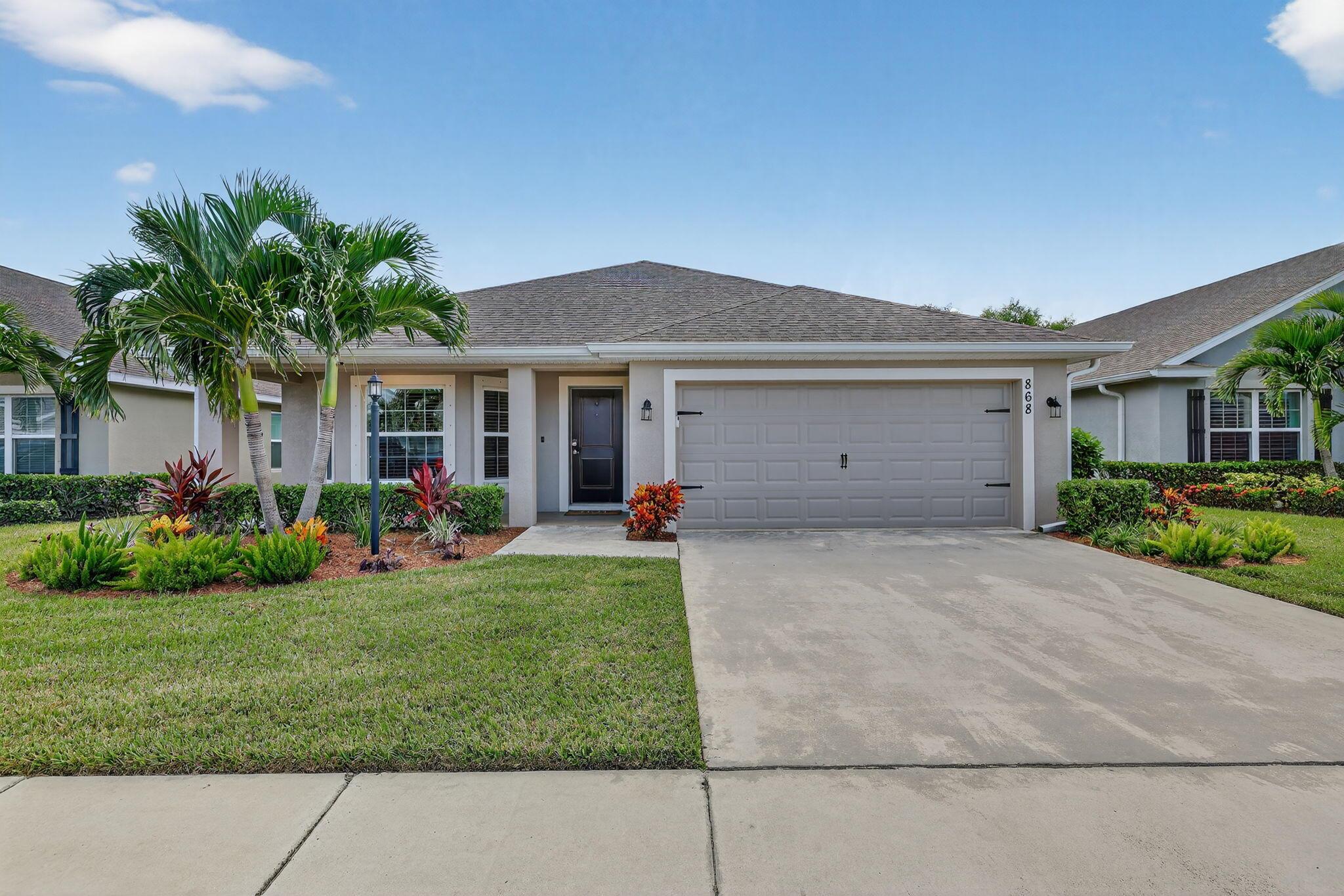 868 NE Whistling Duck Way