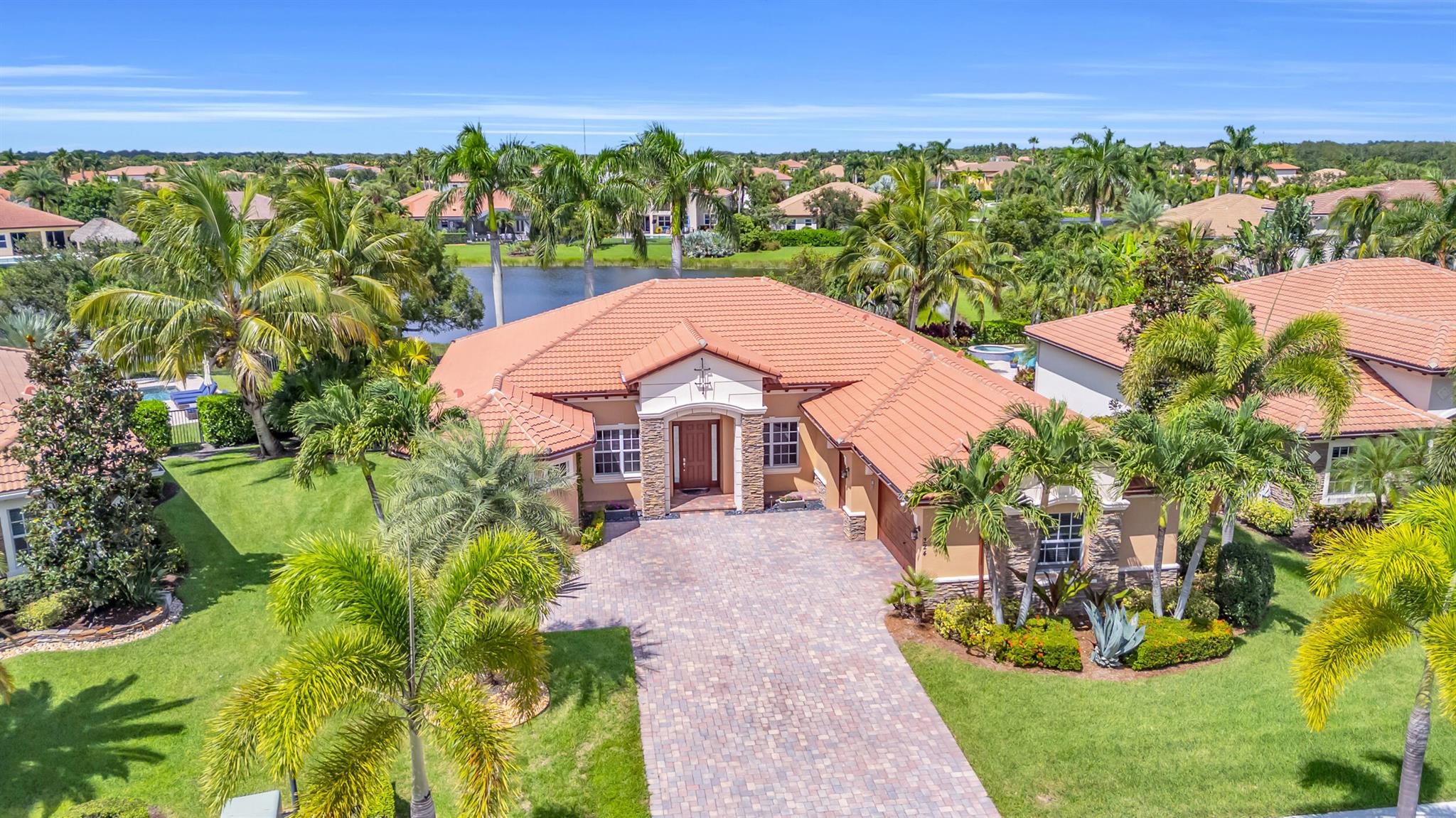 324 Rudder Cay Way