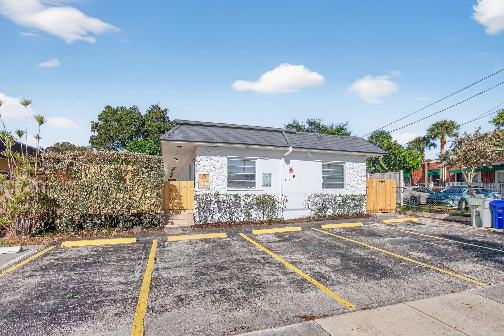 109 SE 11th Ave #1-3