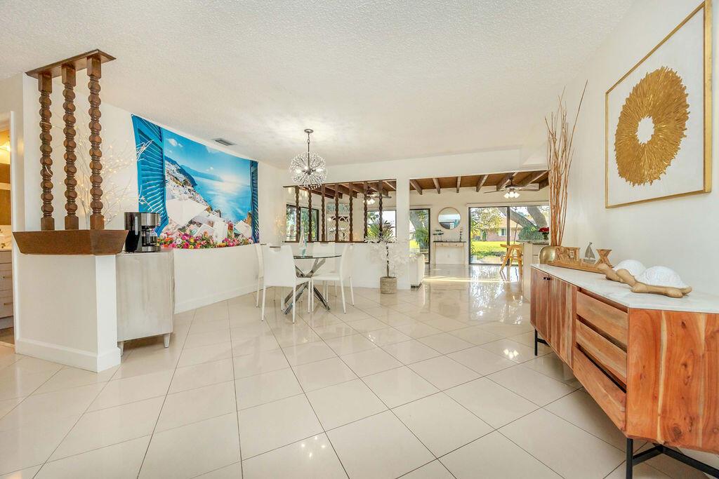 2024 Palmetto Rd West Palm Beach, FL 33406