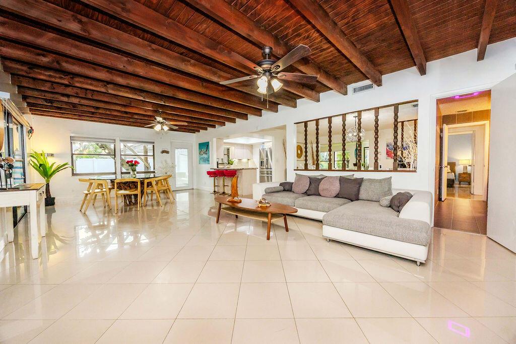 2024 Palmetto Rd West Palm Beach, FL 33406