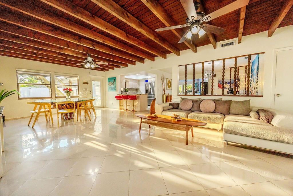 2024 Palmetto Rd West Palm Beach, FL 33406