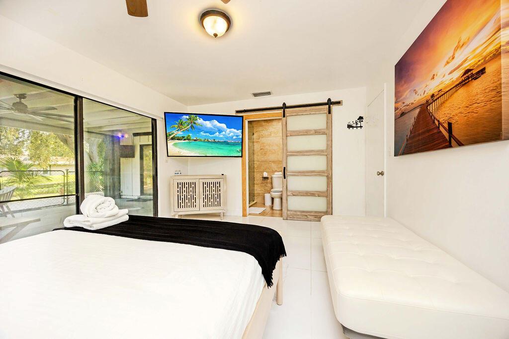 2024 Palmetto Rd West Palm Beach, FL 33406