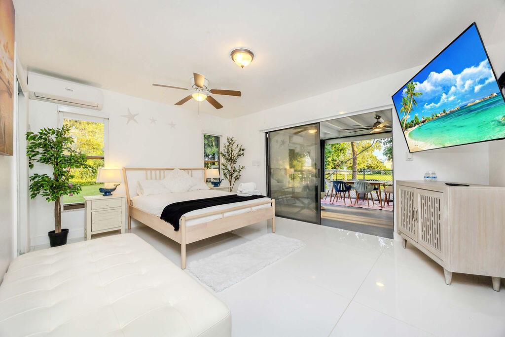 2024 Palmetto Rd West Palm Beach, FL 33406