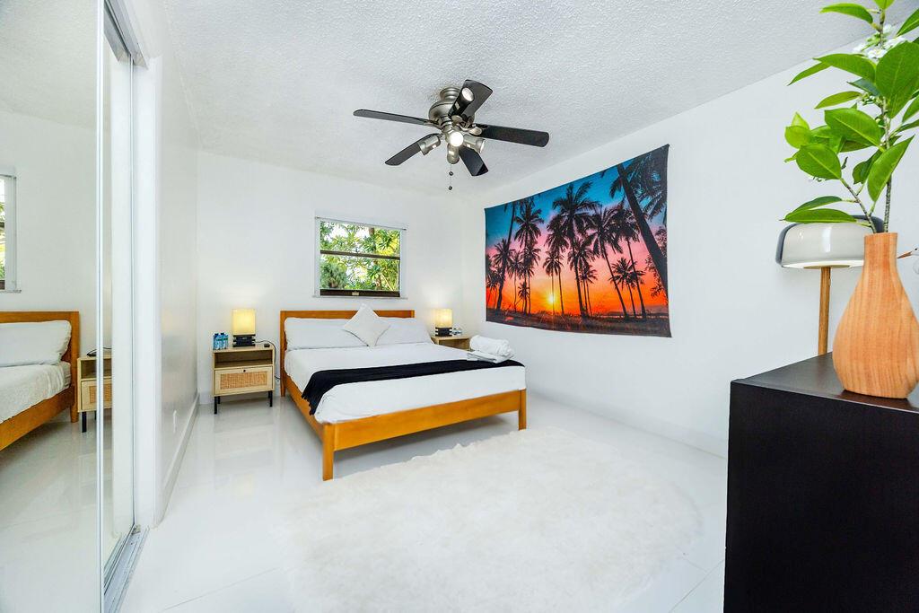 2024 Palmetto Rd West Palm Beach, FL 33406