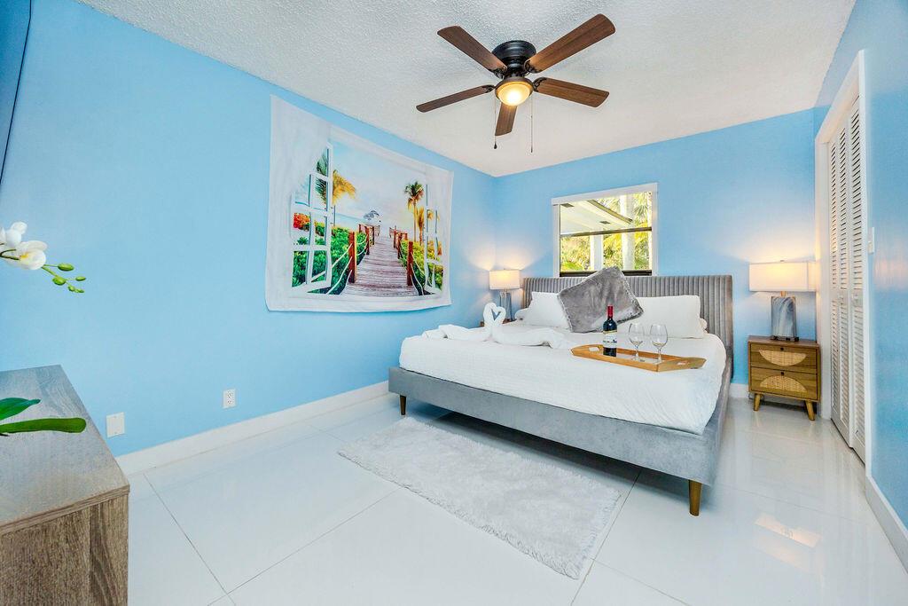 2024 Palmetto Rd West Palm Beach, FL 33406