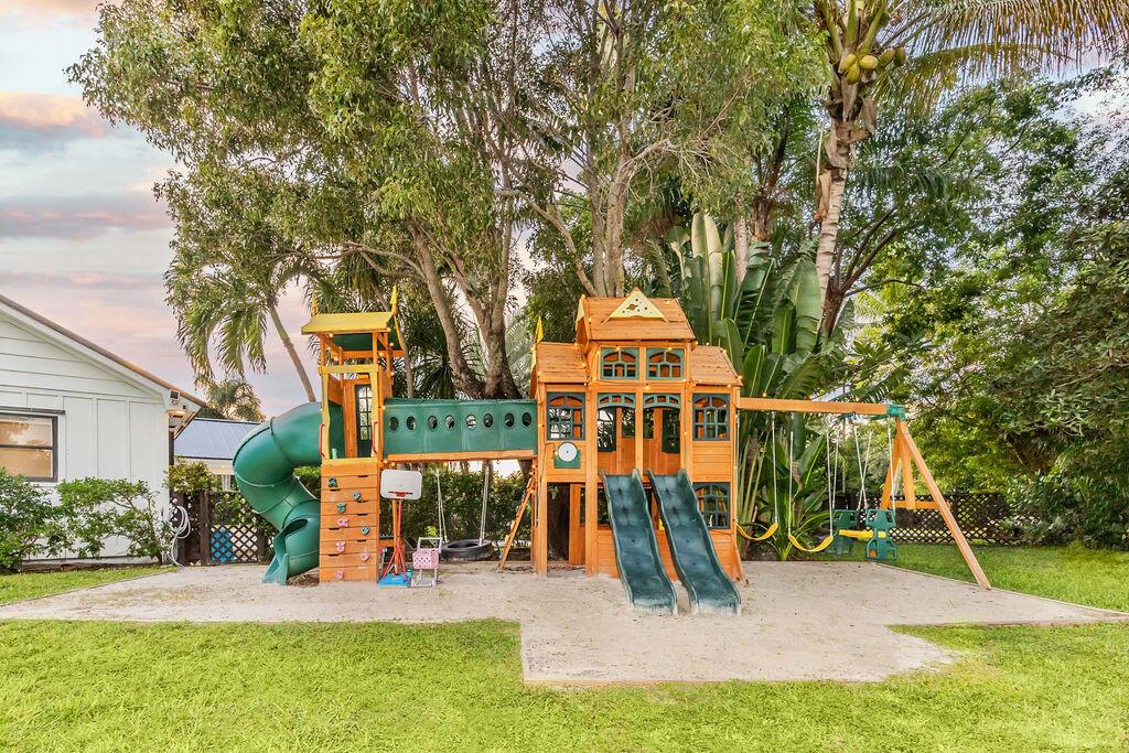 2024 Palmetto Rd West Palm Beach, FL 33406