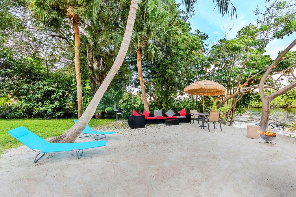 2024 Palmetto Rd West Palm Beach, FL 33406