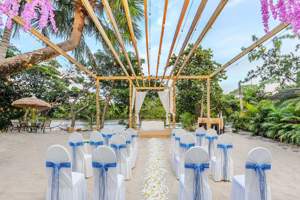 2024 Palmetto Rd West Palm Beach, FL 33406