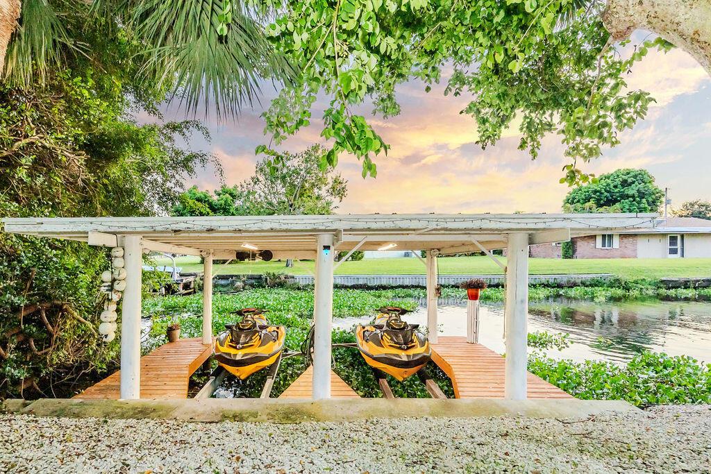 2024 Palmetto Rd West Palm Beach, FL 33406