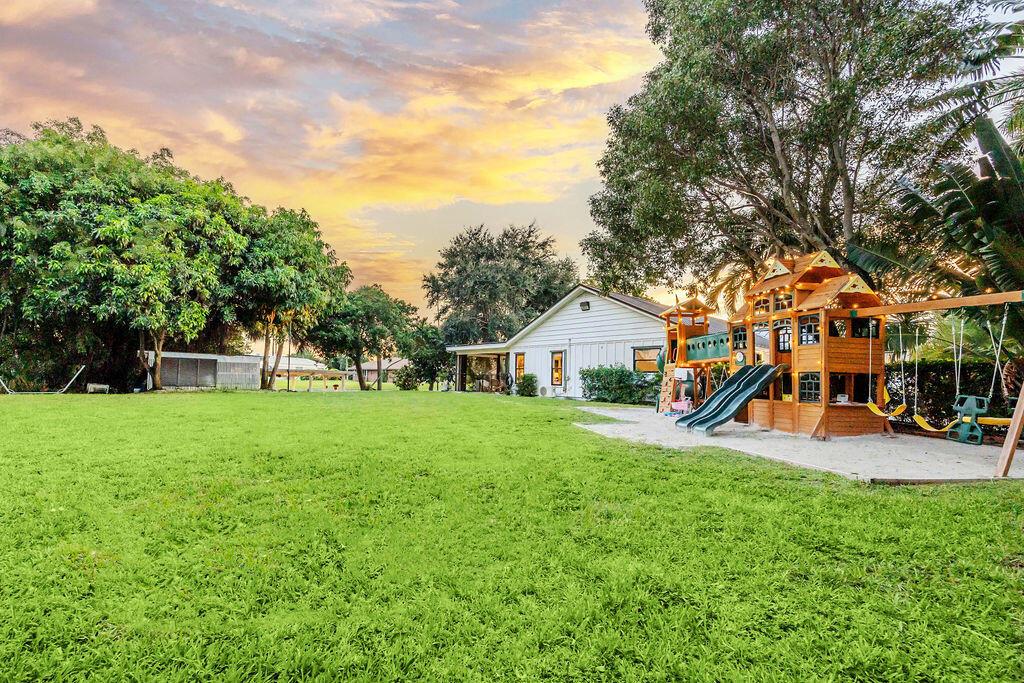 2024 Palmetto Rd West Palm Beach, FL 33406