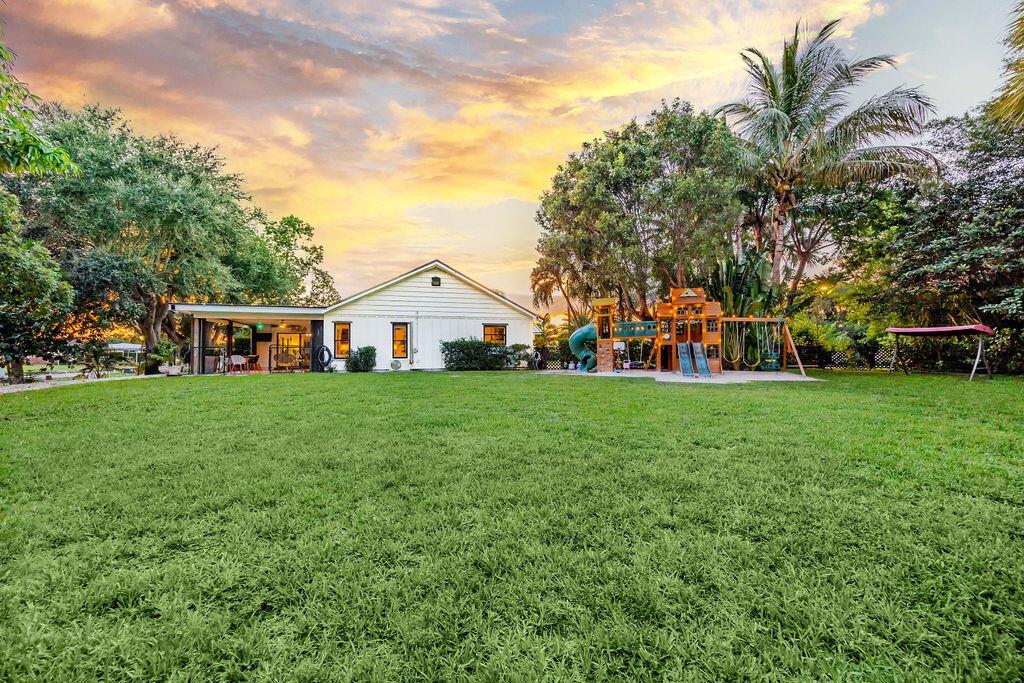 2024 Palmetto Rd West Palm Beach, FL 33406