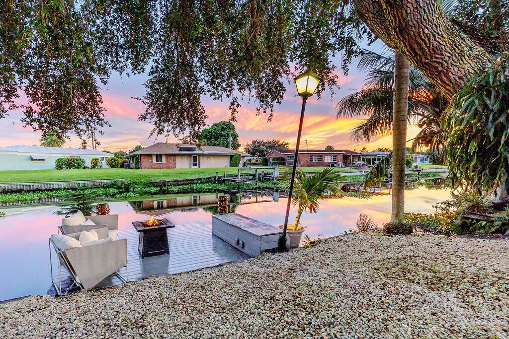 2024 Palmetto Rd West Palm Beach, FL 33406