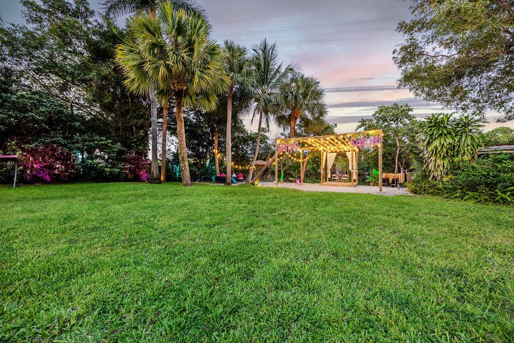 2024 Palmetto Rd West Palm Beach, FL 33406