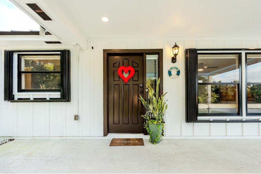 2024 Palmetto Rd West Palm Beach, FL 33406