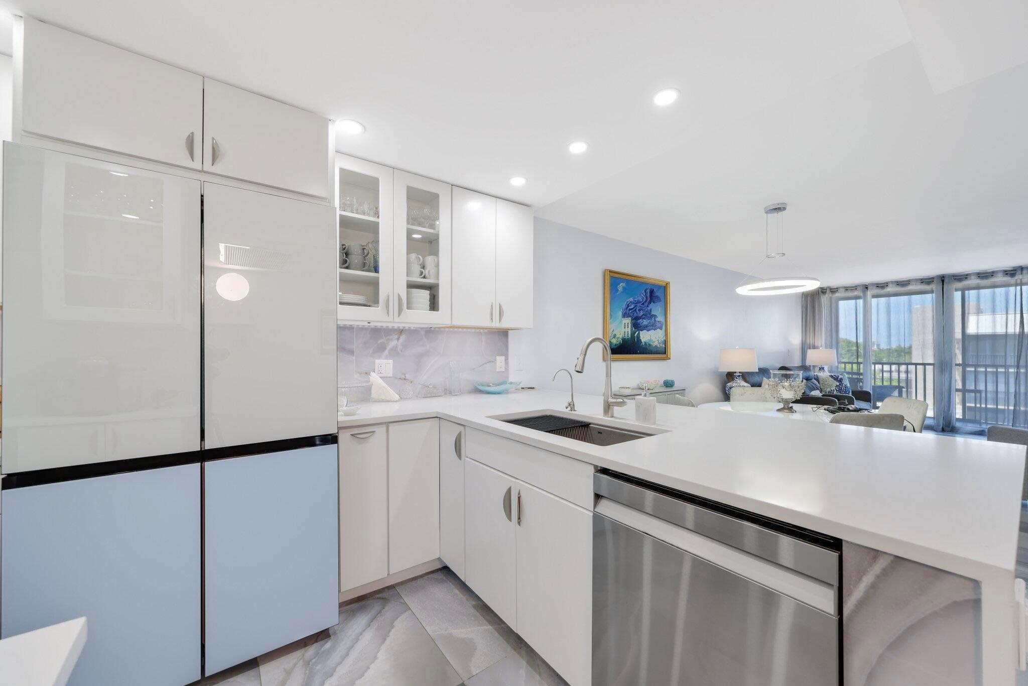 12 Royal Palm Way #Unit 605