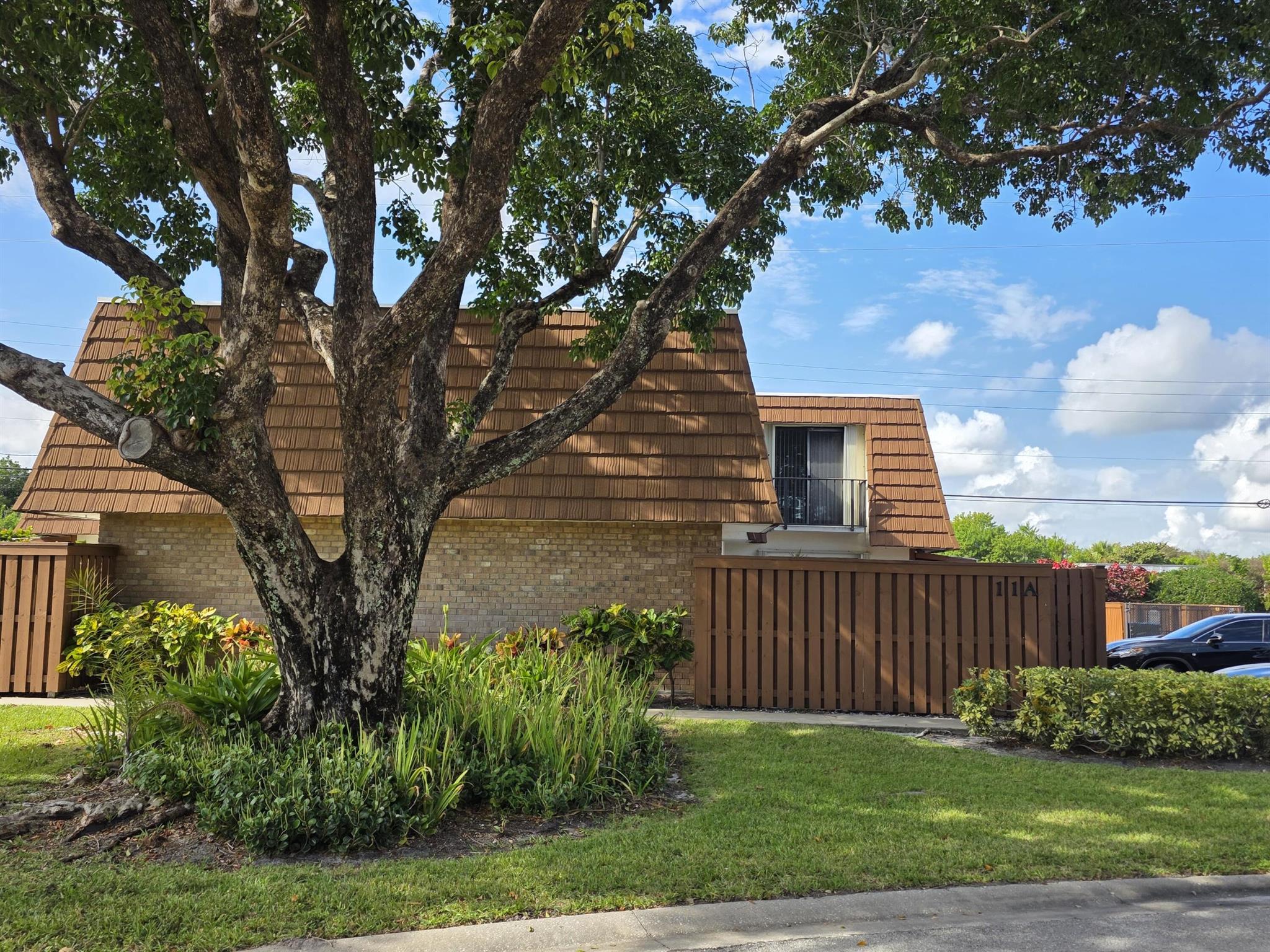 3900 County Line Rd #11a