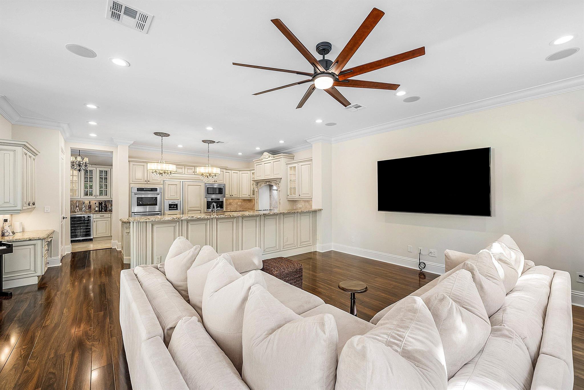 398 NE 7th St Boca Raton, FL 33432