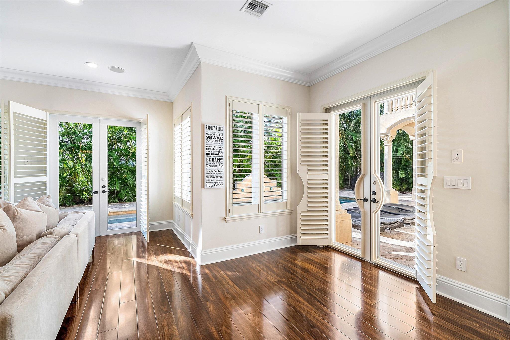 398 NE 7th St Boca Raton, FL 33432