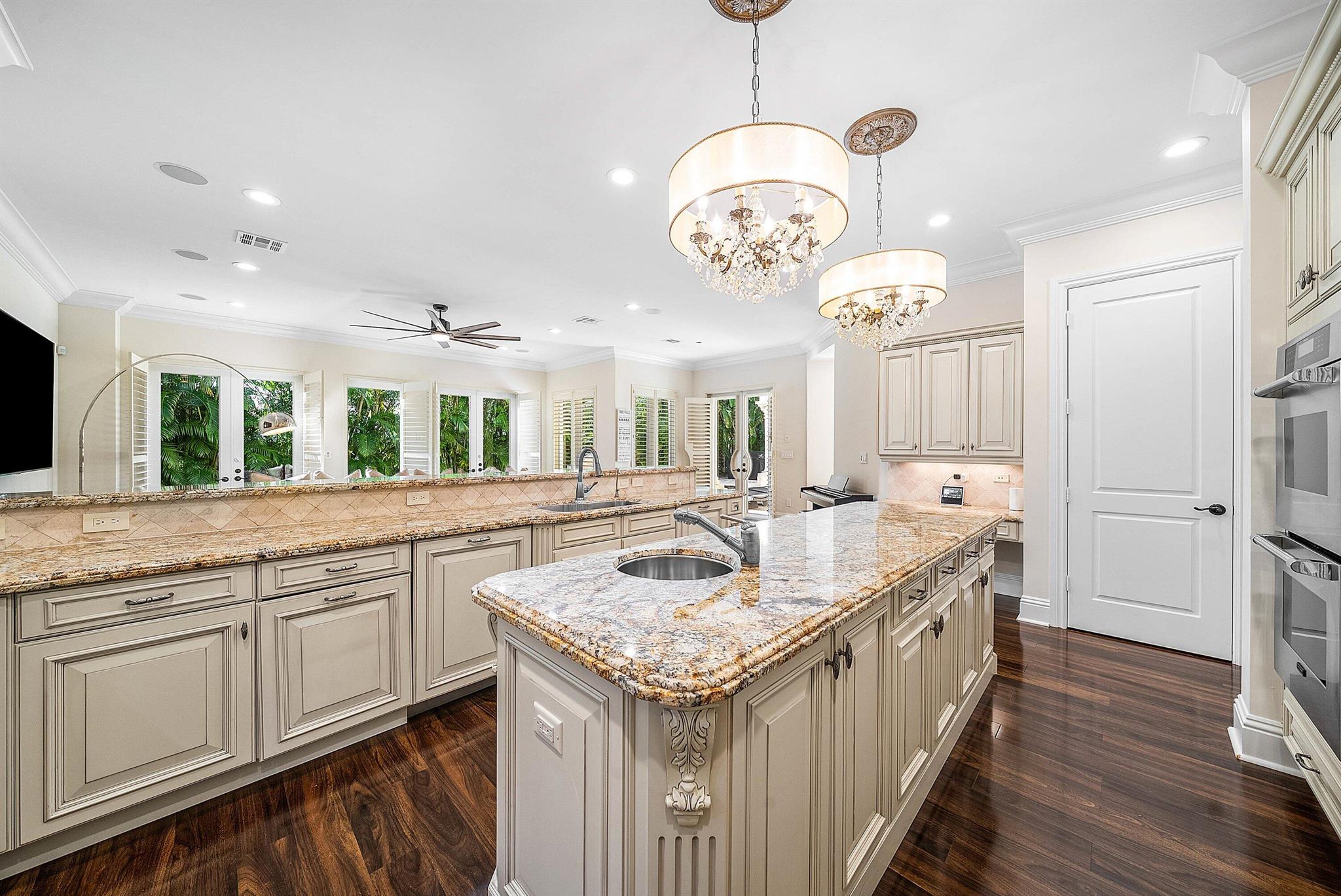 398 NE 7th St Boca Raton, FL 33432