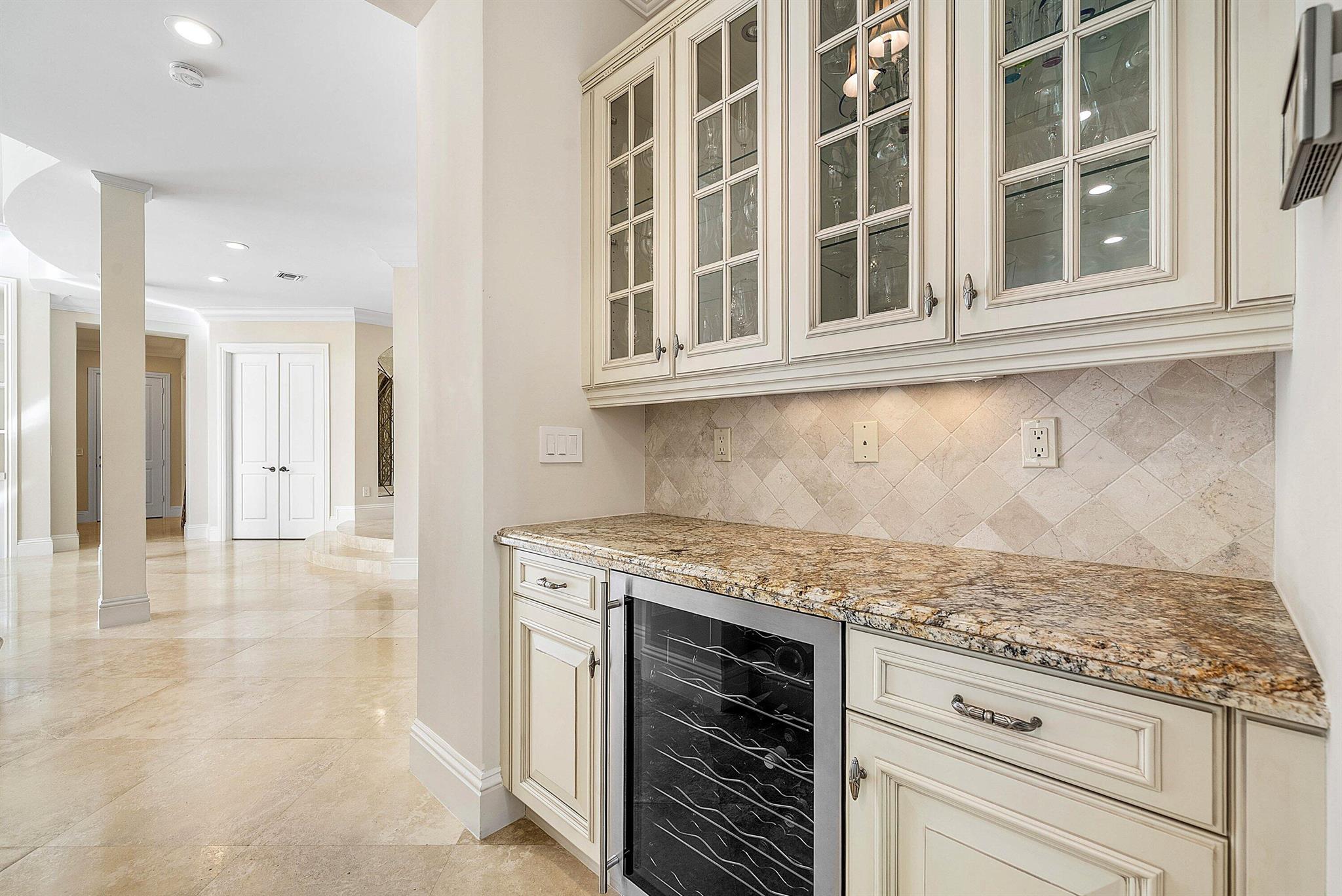 398 NE 7th St Boca Raton, FL 33432