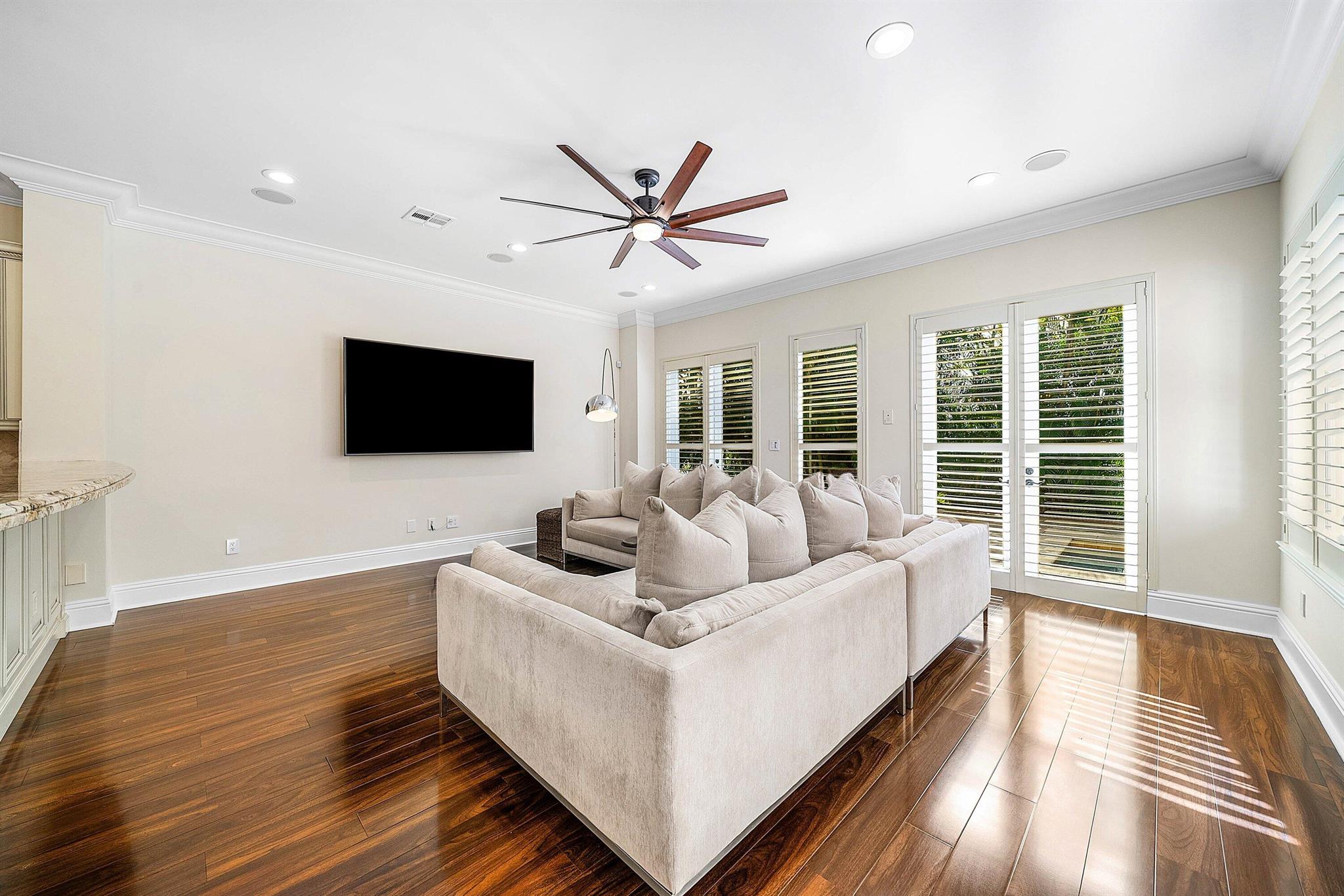 398 NE 7th St Boca Raton, FL 33432