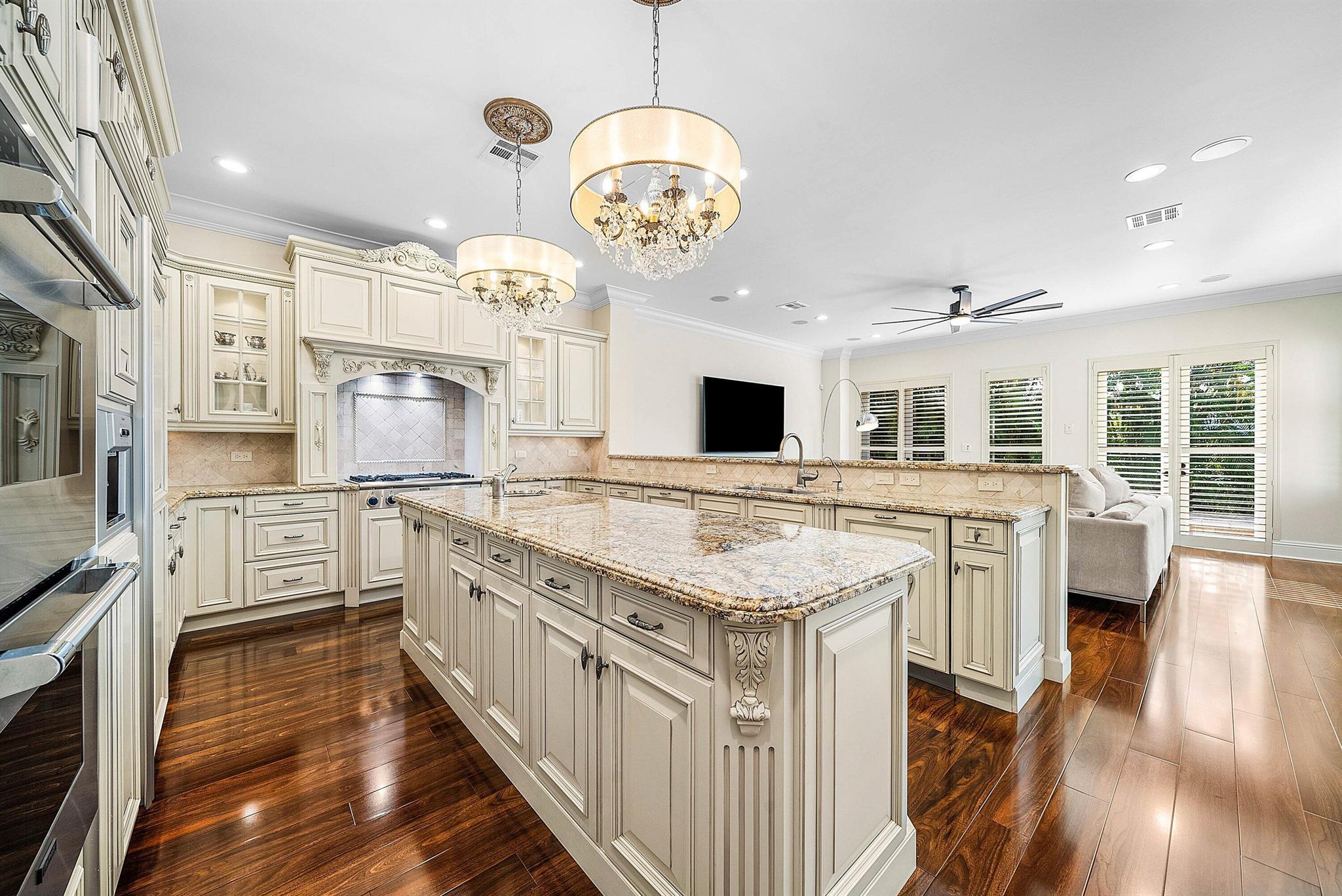 398 NE 7th St Boca Raton, FL 33432