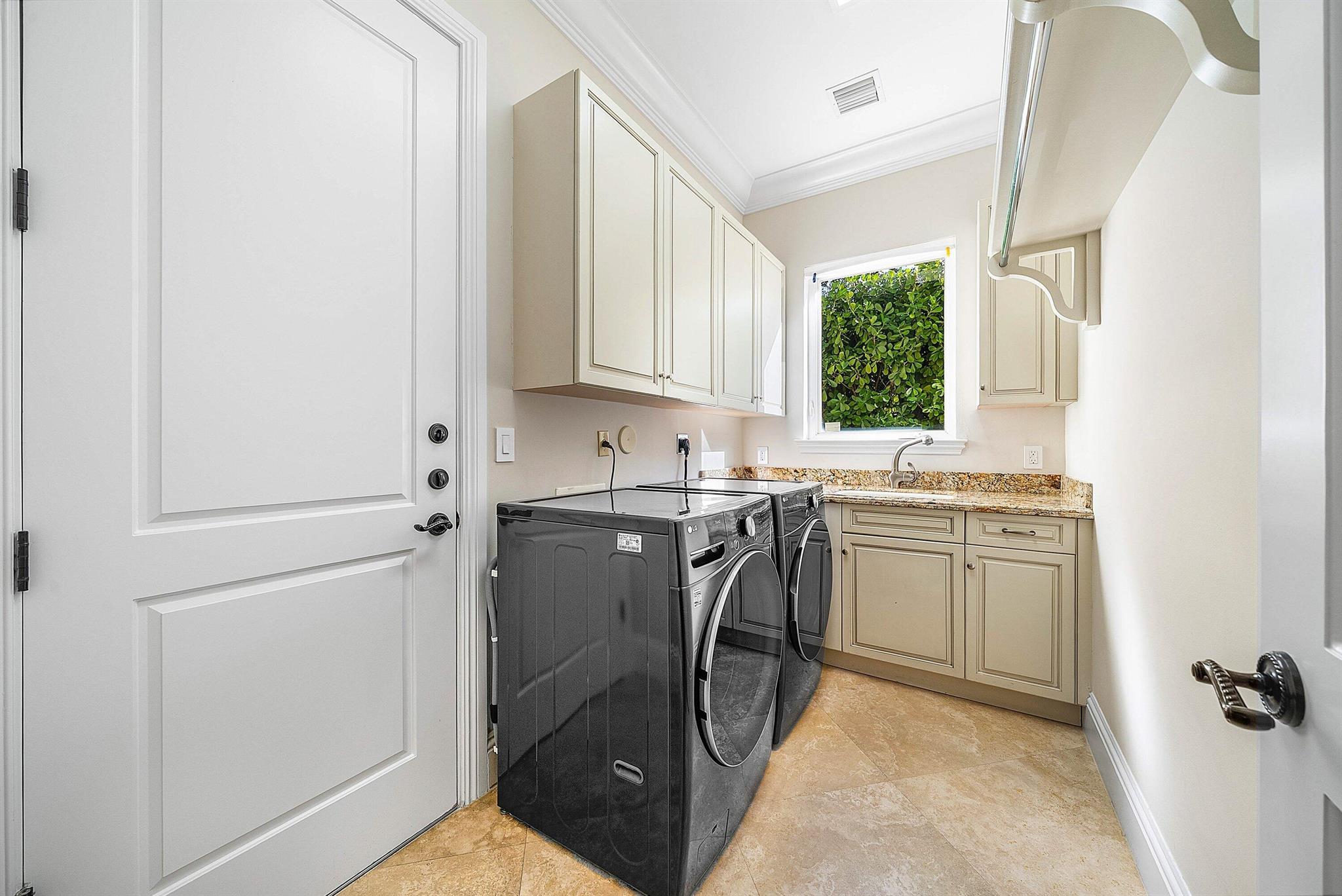 398 NE 7th St Boca Raton, FL 33432