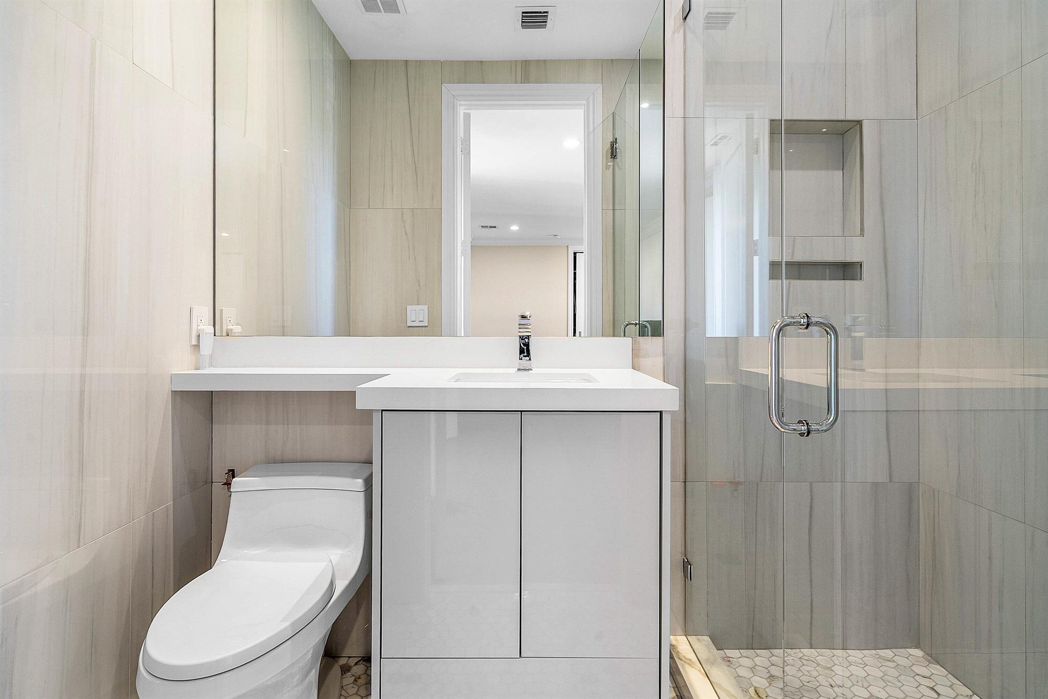 398 NE 7th St Boca Raton, FL 33432