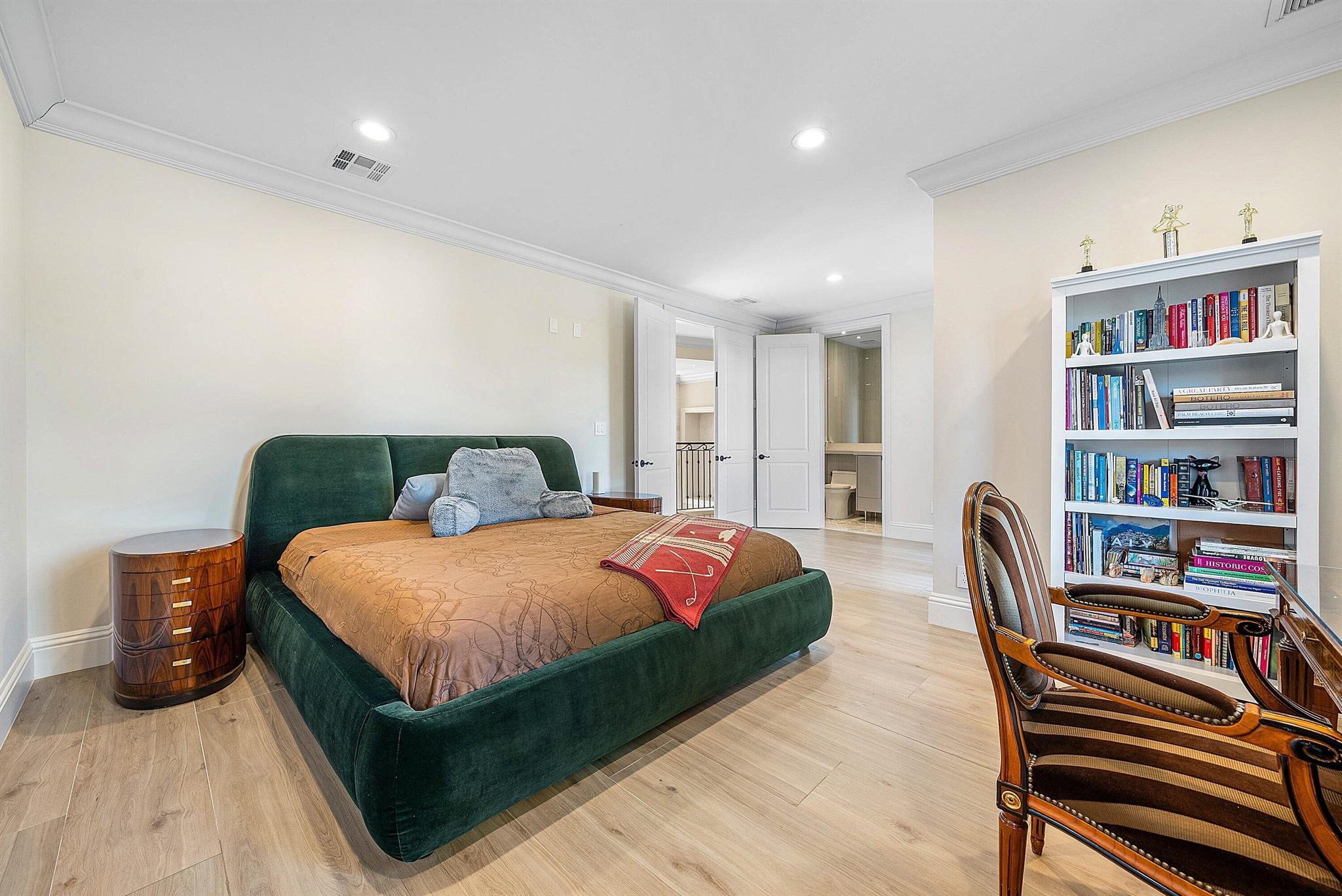 398 NE 7th St Boca Raton, FL 33432