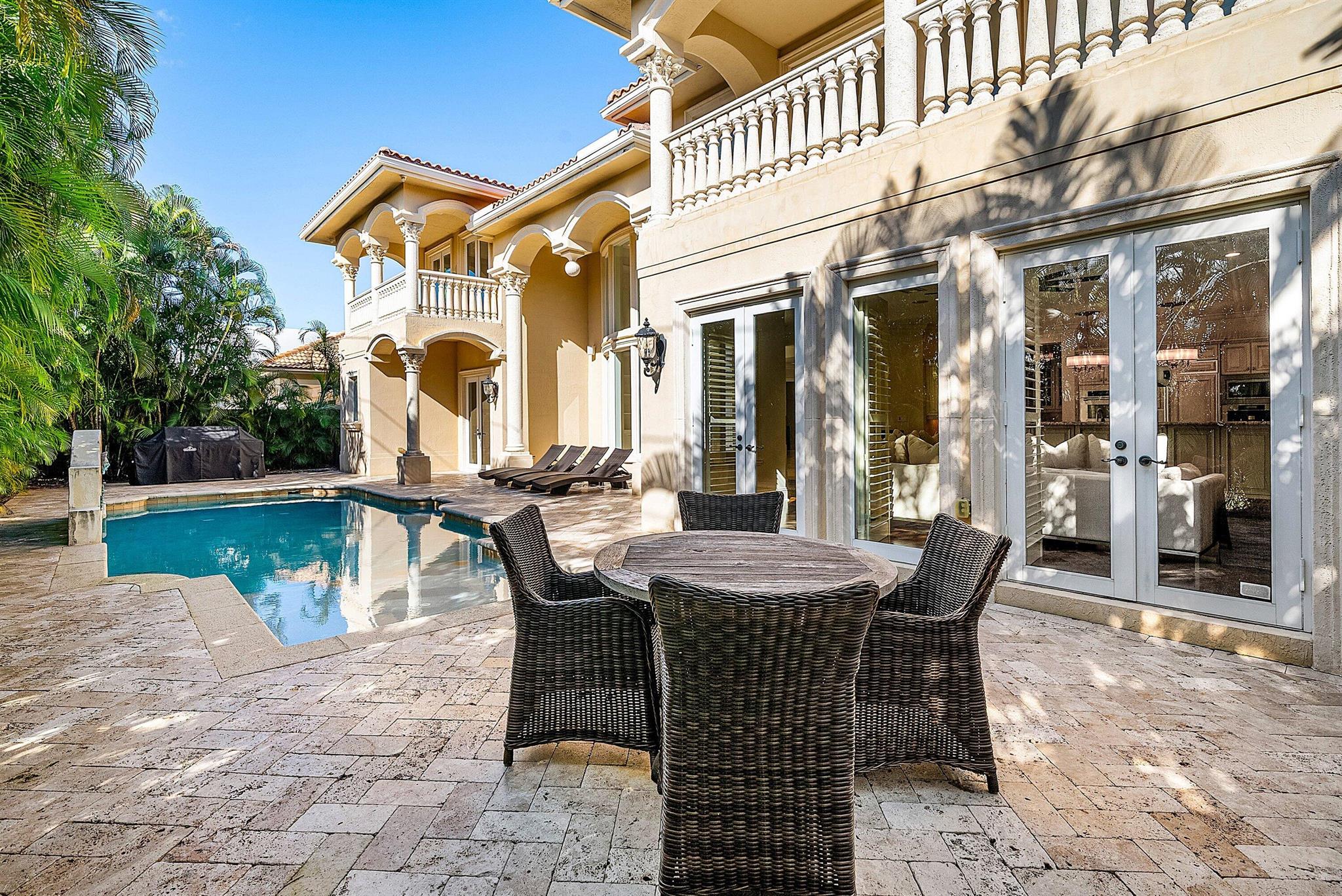 398 NE 7th St Boca Raton, FL 33432