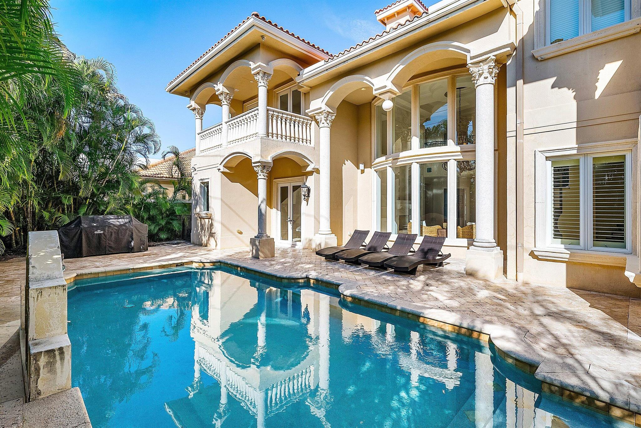 398 NE 7th St Boca Raton, FL 33432