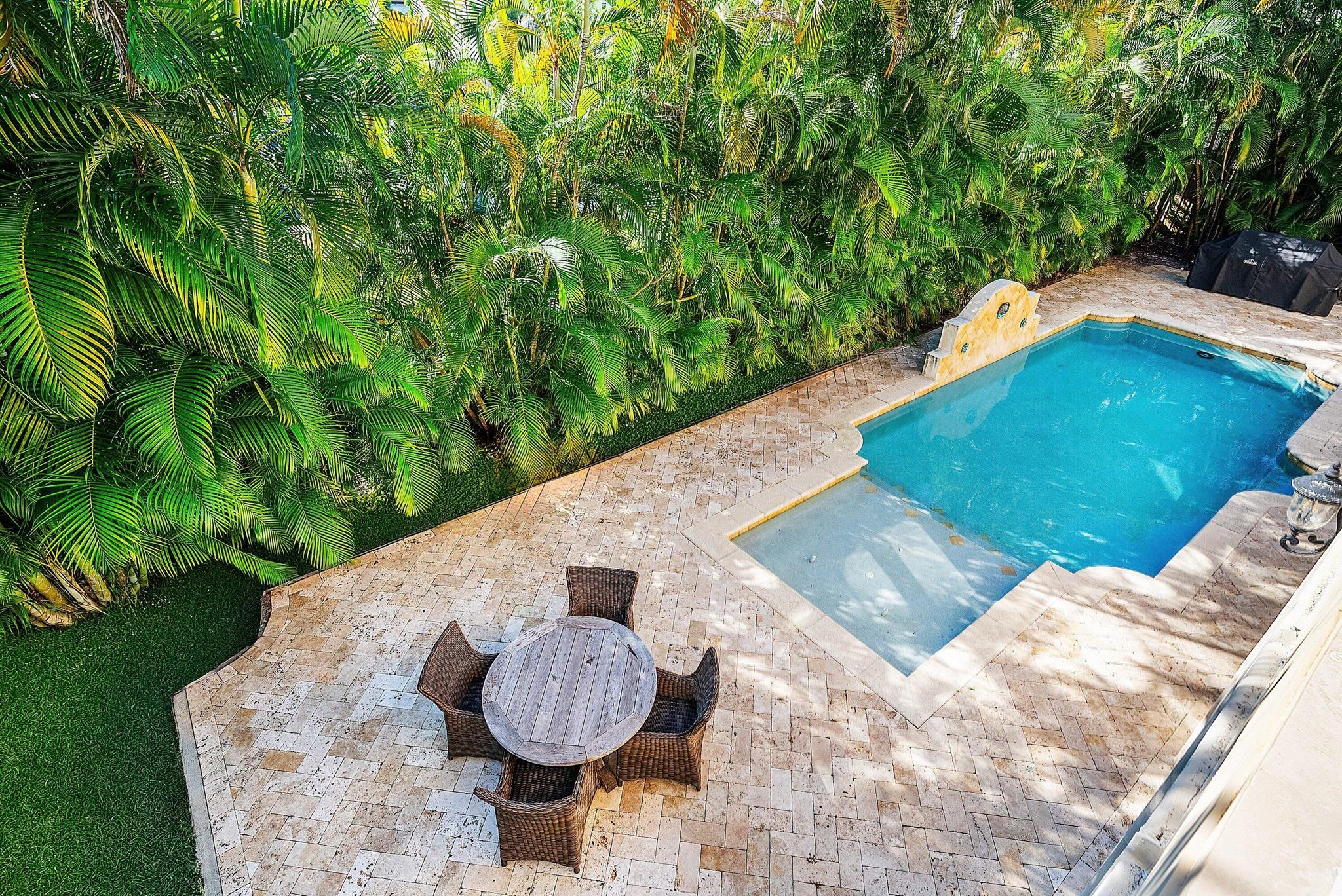 398 NE 7th St Boca Raton, FL 33432