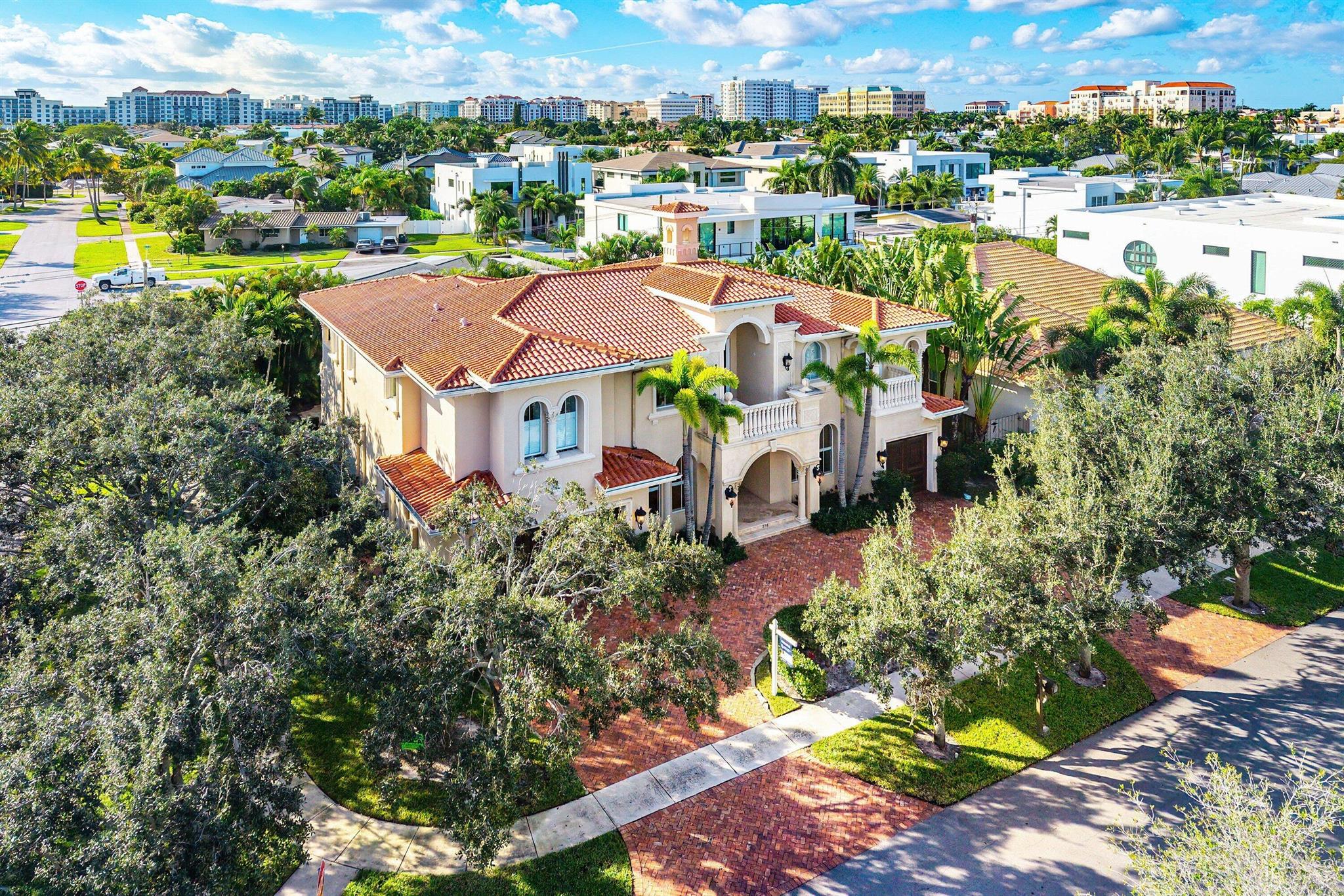 398 NE 7th St Boca Raton, FL 33432