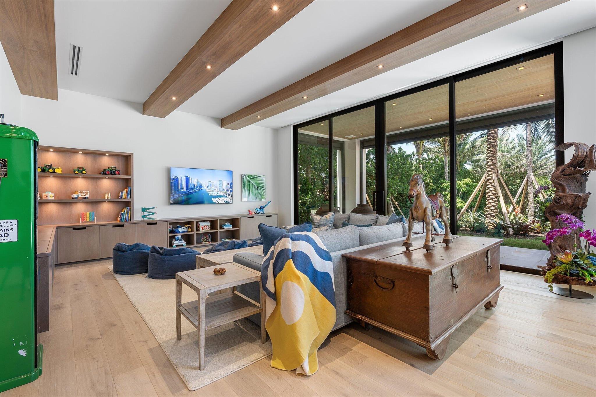 1260 S Ocean Blvd Manalapan, FL 33462