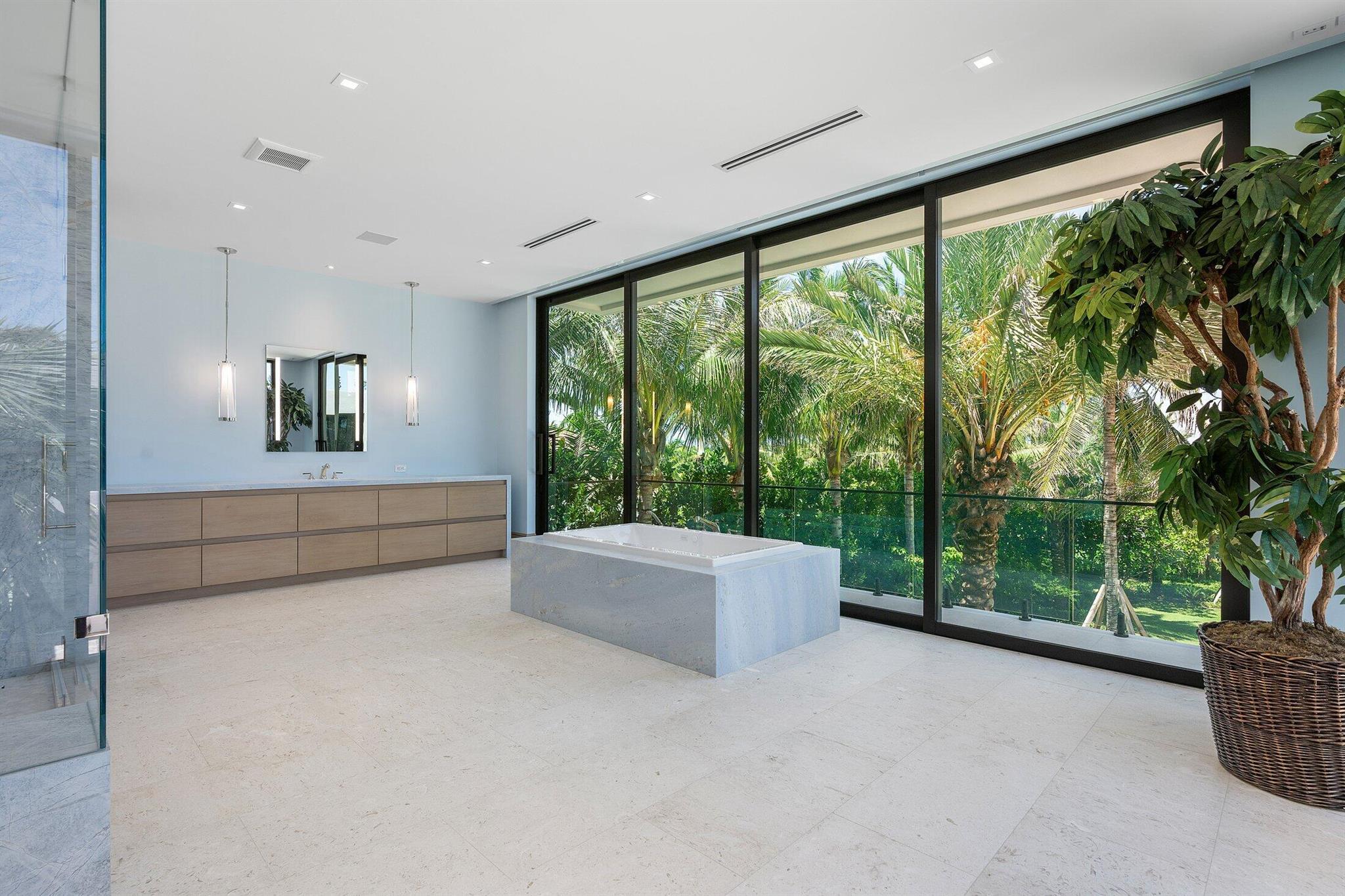 1260 S Ocean Blvd Manalapan, FL 33462