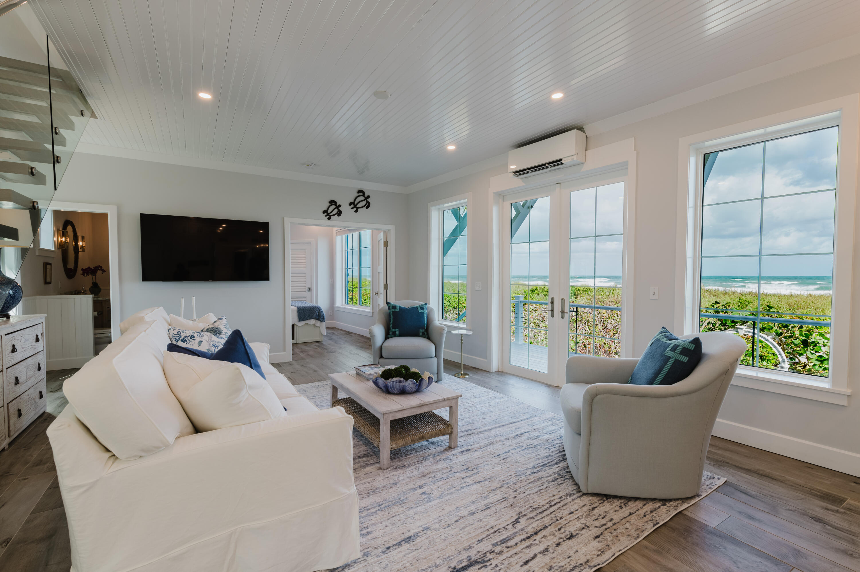 113 N Beach Jupiter Island, FL 33455