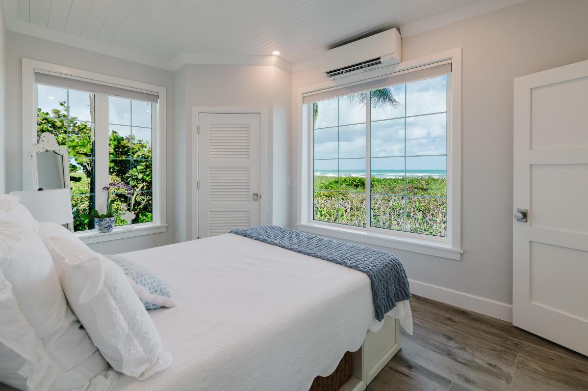 113 N Beach Jupiter Island, FL 33455