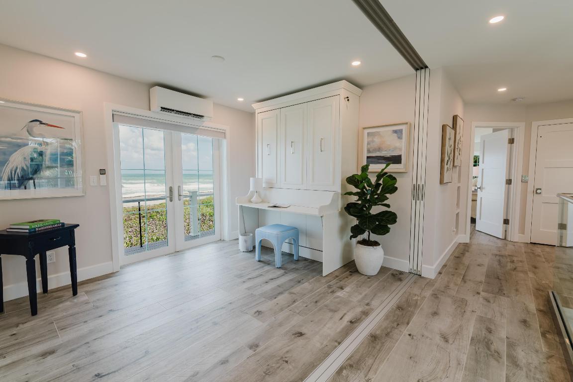 113 N Beach Jupiter Island, FL 33455