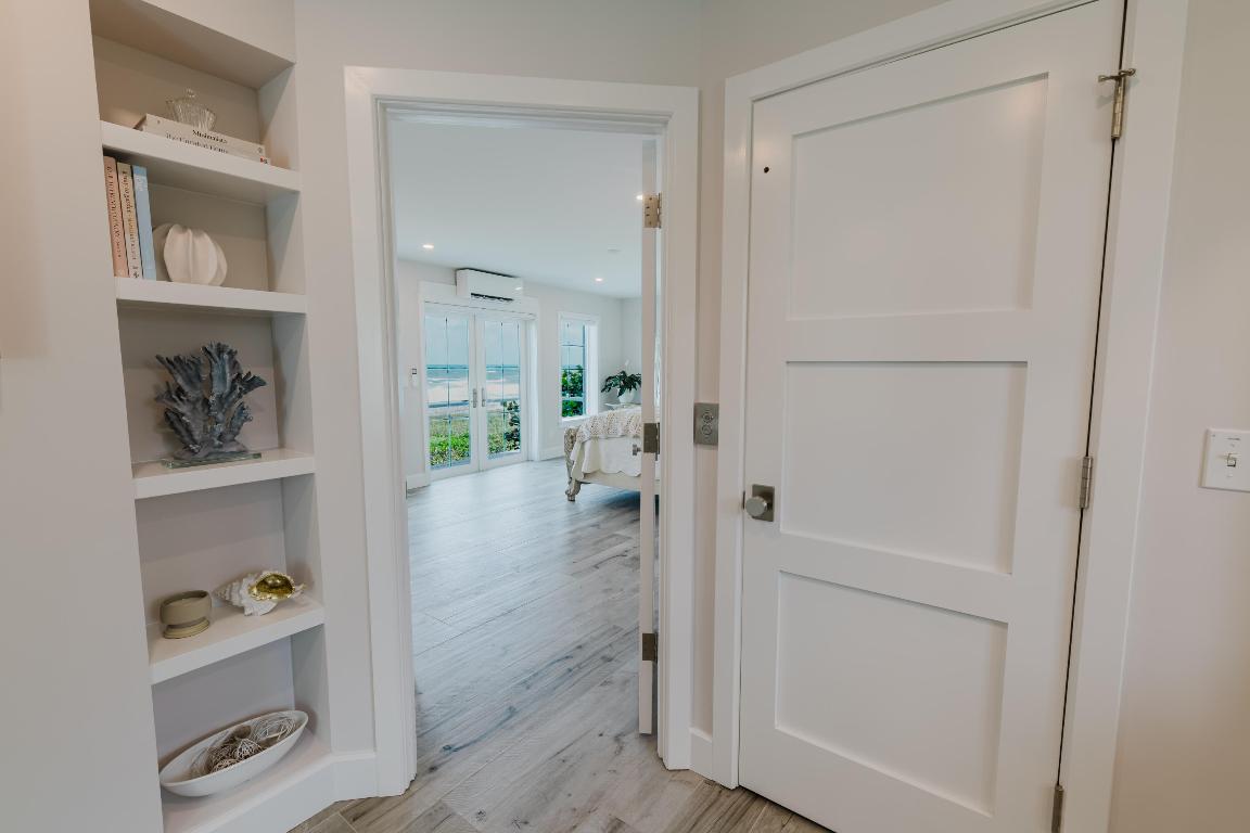 113 N Beach Jupiter Island, FL 33455