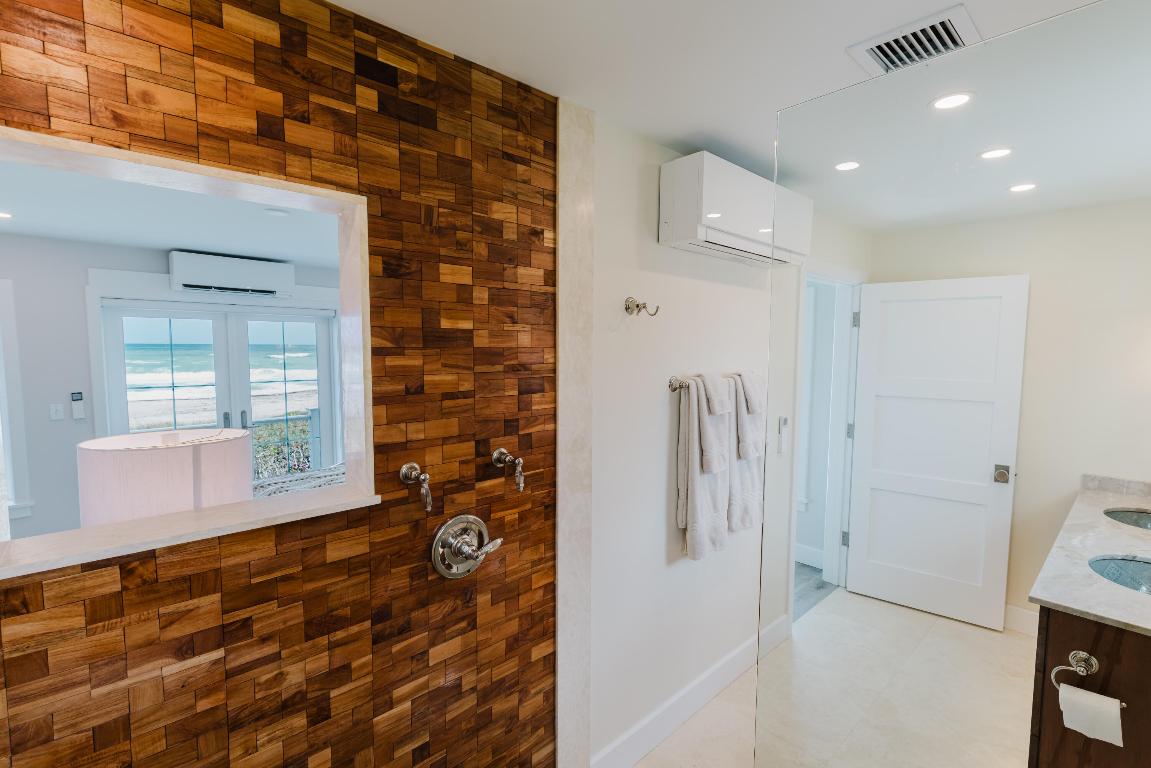 113 N Beach Jupiter Island, FL 33455