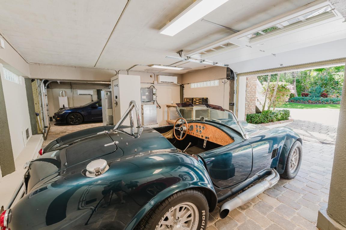 113 N Beach Jupiter Island, FL 33455