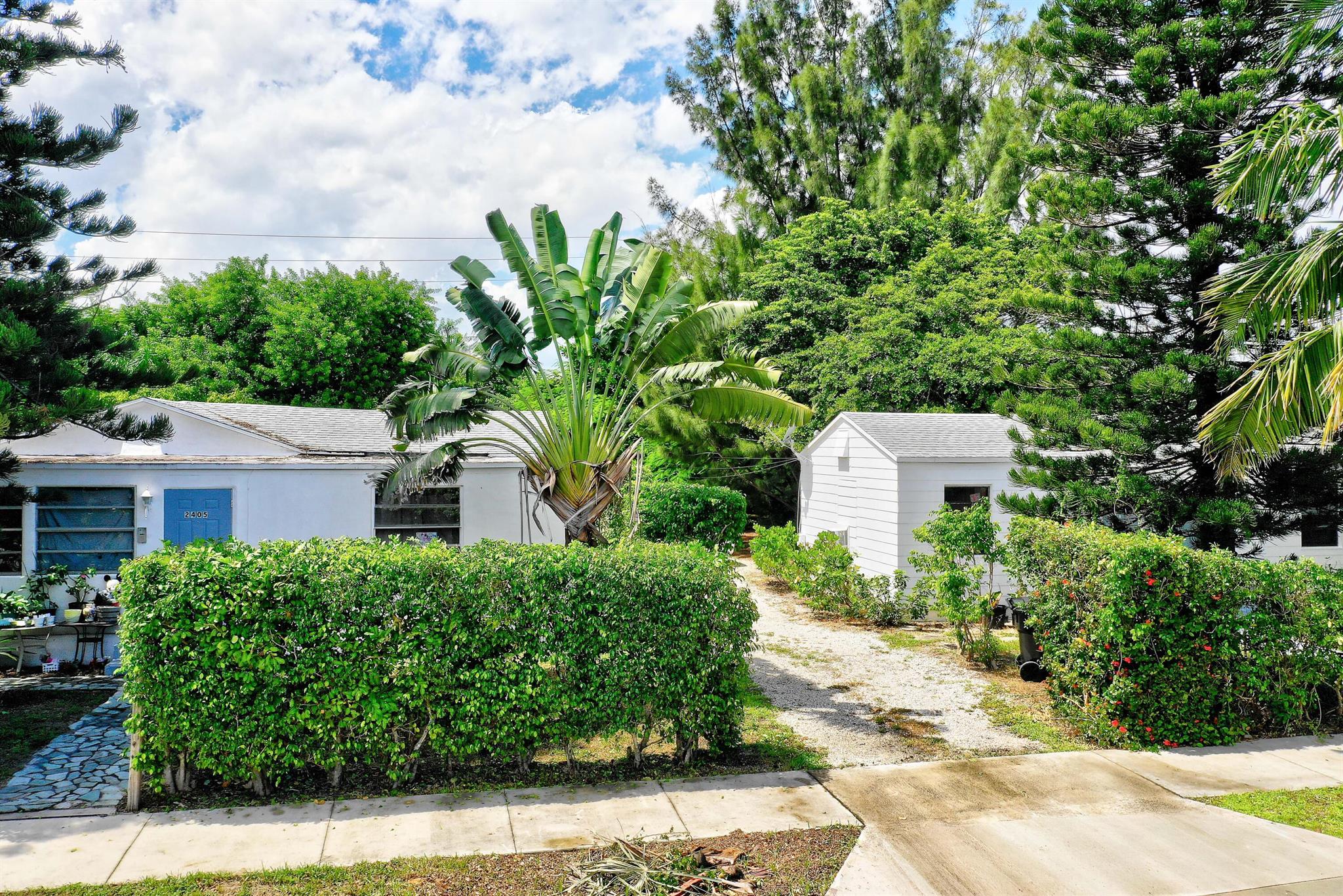 2405-2407 N East Coast St