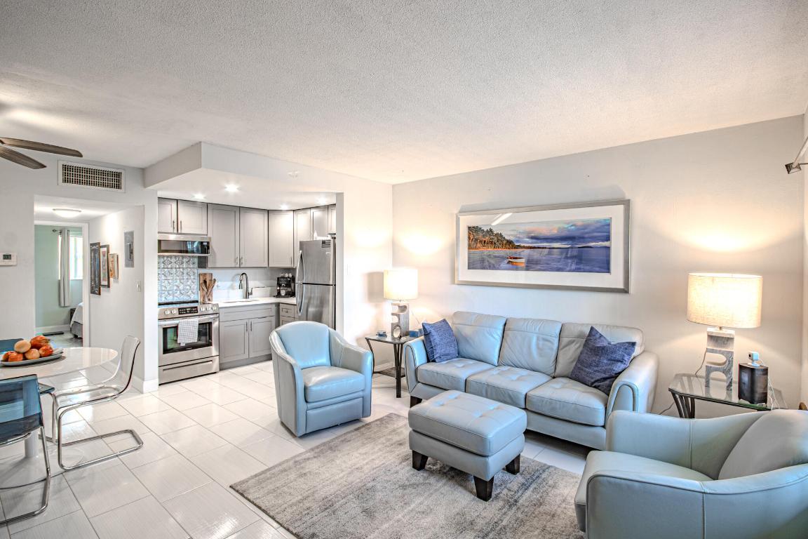 660 Glouchester #106