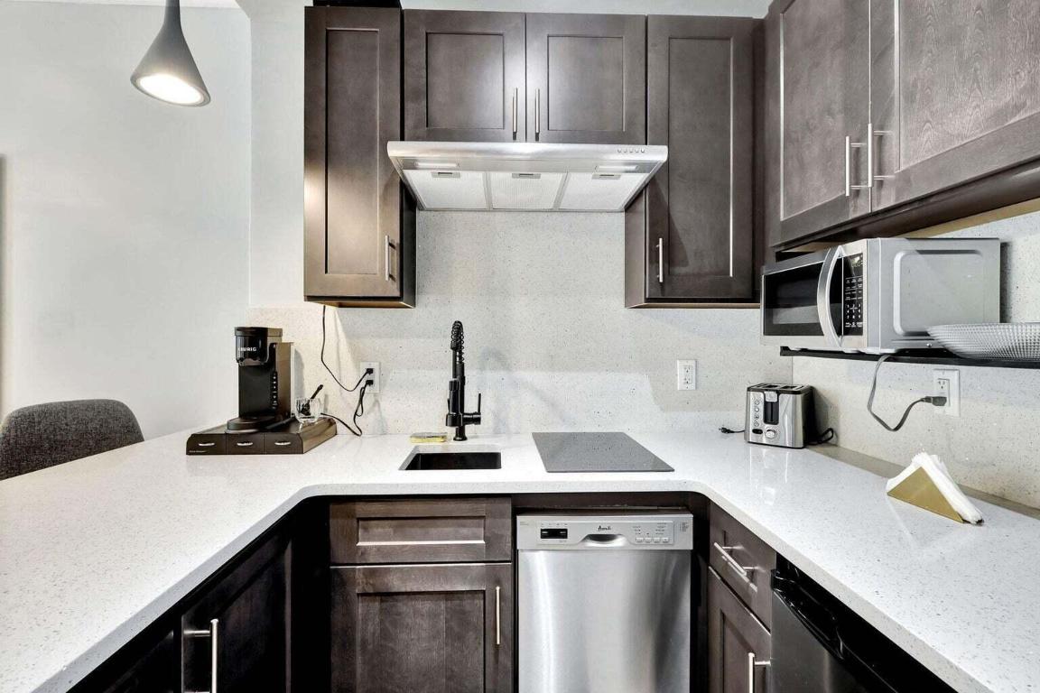 235 E Sunrise #2241 Palm Beach, FL 33480