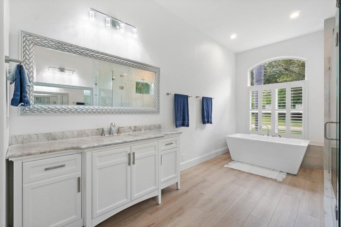 8369 SE Island Jupiter, FL 33458