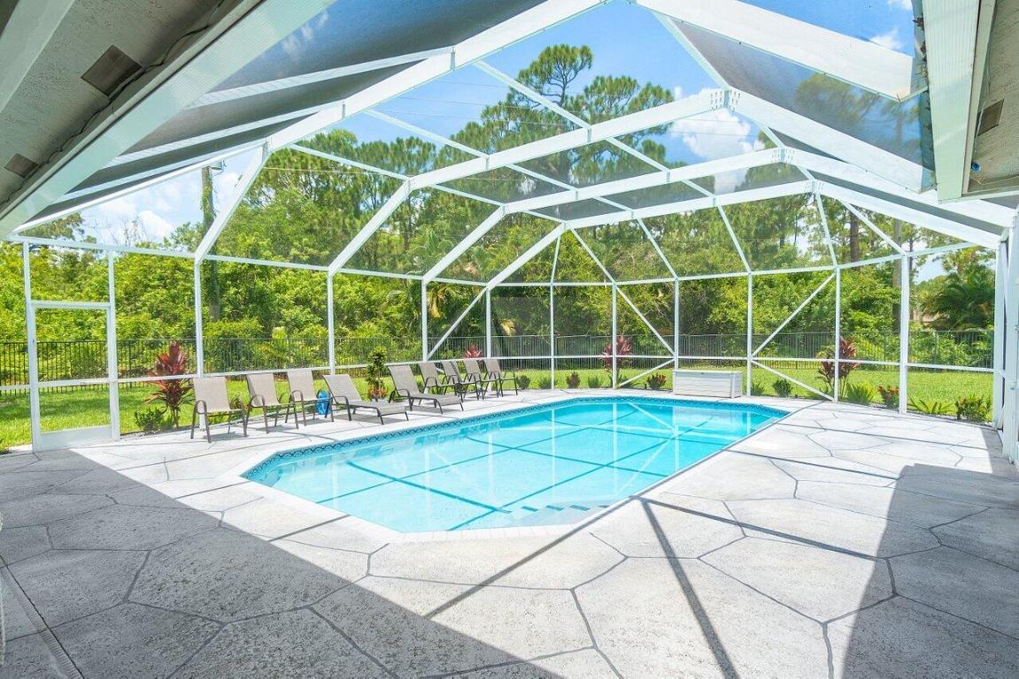 8369 SE Island Jupiter, FL 33458